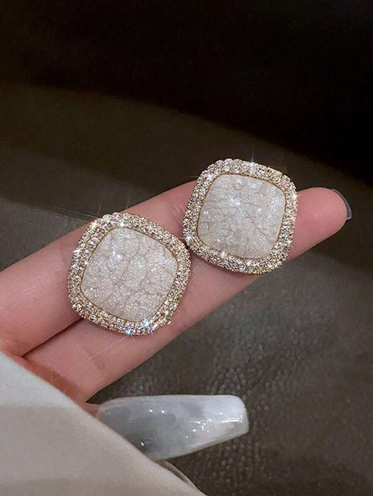 1pair Fashionable And Elegant 3D Square Shape Diamond Stud Earrings For Women