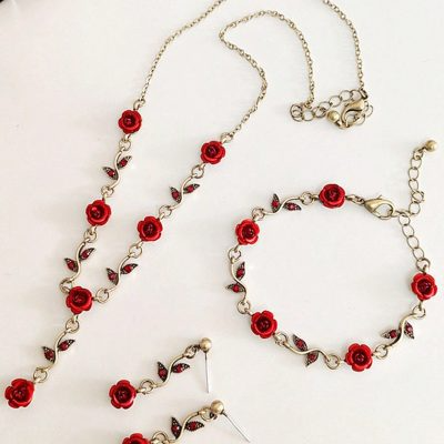 1set 3pcs Women's Personality Gothic Style Red Rose Design Vintage Bracelet, Necklace, Earrings Set