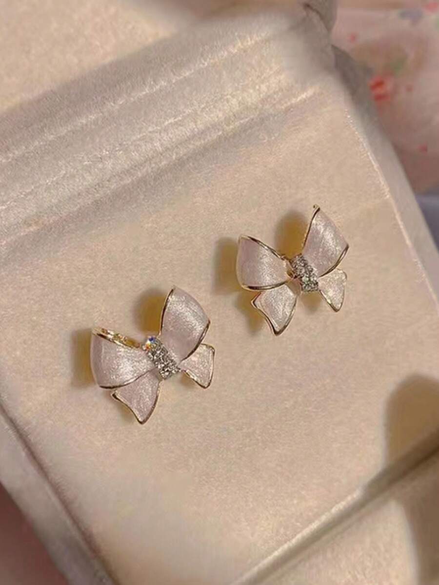 1pair Korean Fashionable Gentle White Ribbon Bowknot Design Earrings For Women With Small Gems, Retro Style