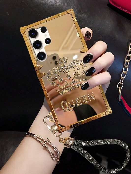 1pc Luxury Rhinestone Gold Mirror Queen Crown Pattern Hanging Wristband Rectangle Phone Protective Case, Fit For IPhone 16/ Galaxy Z Flip3/S24FE/Z Flip4/S23FE/S20+/S20U/S21U/S22U/S23U/S24Ultra 5G/Note20Ultra/Note10+/A04E/A05/A12/A13 4G/A14/A15/A22/A23/A24