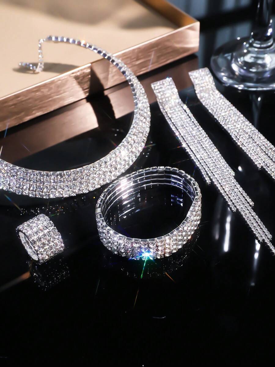 4 Pieces/Set Women's Artificial Crystal Silver Multi-Layer Necklace, Bracelet, Earrings And Ring Set, Suitable For Parties, Banquets, Etc.