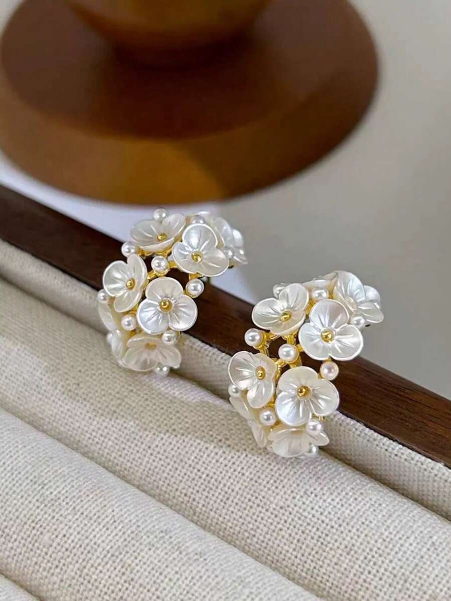 1 Pair Faux Pearl White Flower Petal Drop Earrings, Suitable For Everyday Wear